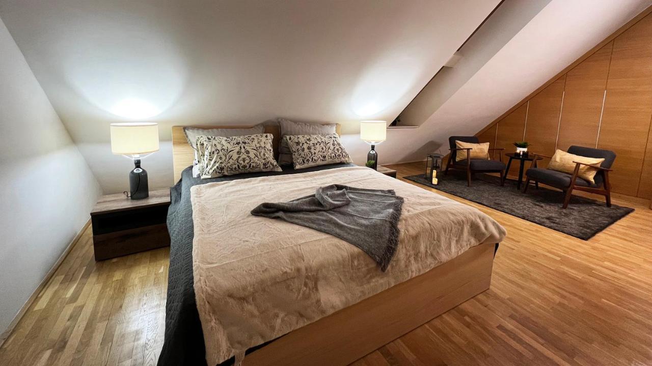 Artemisia Luxury Penthouse Apartment *